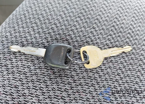 1998 Honda Passport Ex/Lx from USA, damaged, VIN 4S6CM58W2W4404123